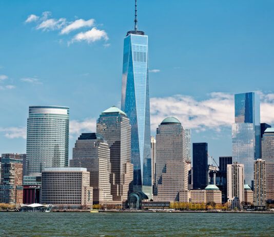 Visita el One World Trade Center: Horarios, precios y consejos rascacielos one world trade center visita horarios